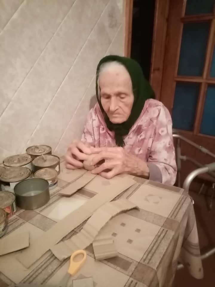 A disabled 92-yr-dilapidated girl making trench candles for the defenders of Ukraine. Nina Vladimirets from Vinnytsia and her mother Olena grew to change into their very have rental precise into a “manufacturing facility”: ZN.UA_Live by contrivance of Telegram