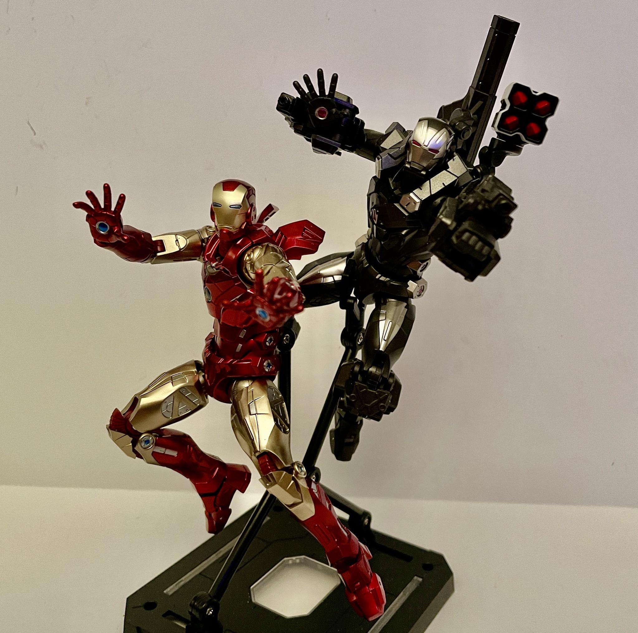 Sentinel Stopping armor Iron Man and Warfare machine
