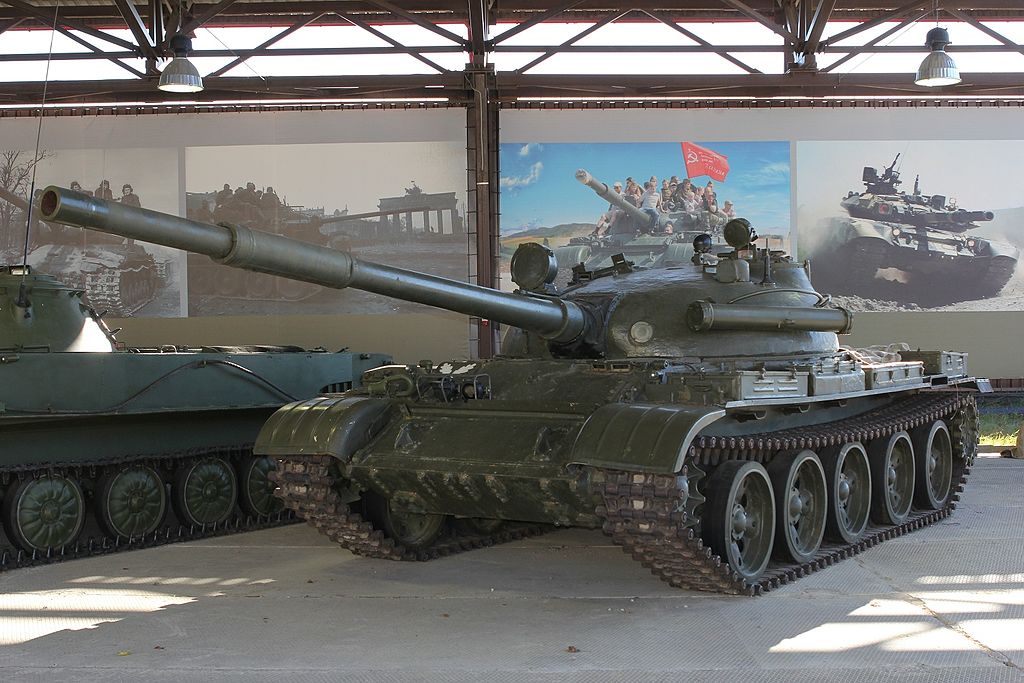 Russia replenishes armored automobile losses with extinct T-62 tanks