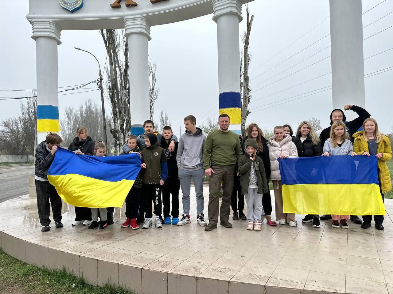 It used to be that it’s possible you’ll perchance well imagine to attain lend a hand to Ukraine twenty-four early life from the Kherson spot, who get been illegally held by RuZZians.