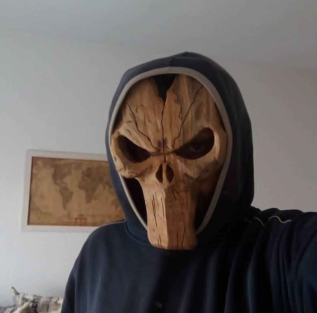I crafted Demise’s cloak from Darksider 2. It fits perfectly to my face.