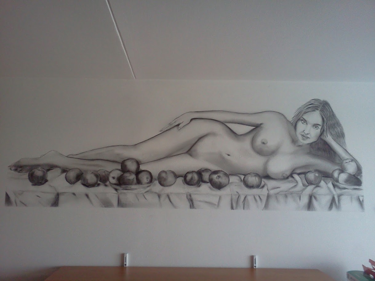 Girl with apples – Pencil on wall