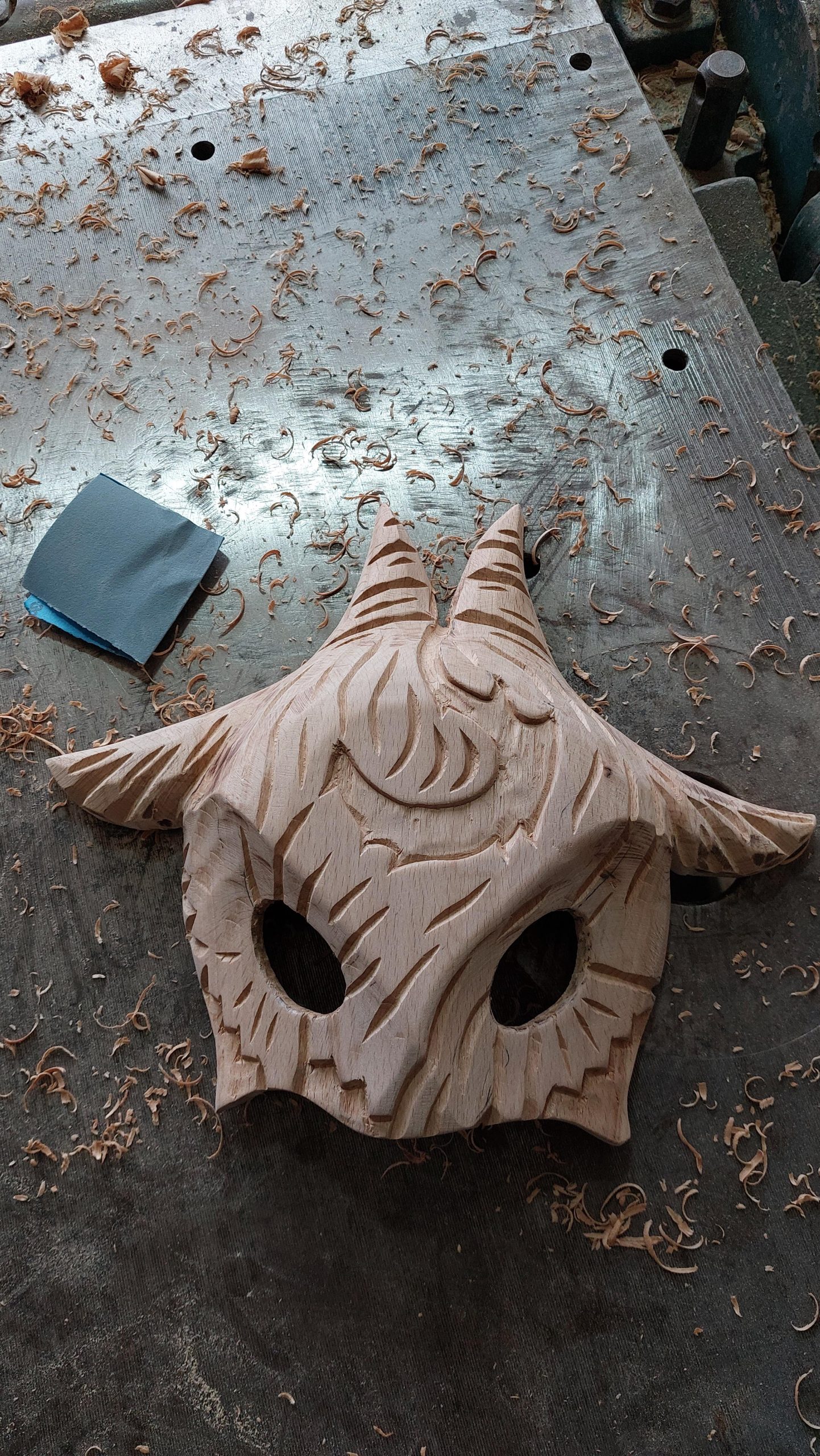 I’m in the course of crafting Kindred Lamb screen. Handcarved out of wooden. Gonna paint it with acrylic paint. This may perhaps perhaps be wearable.